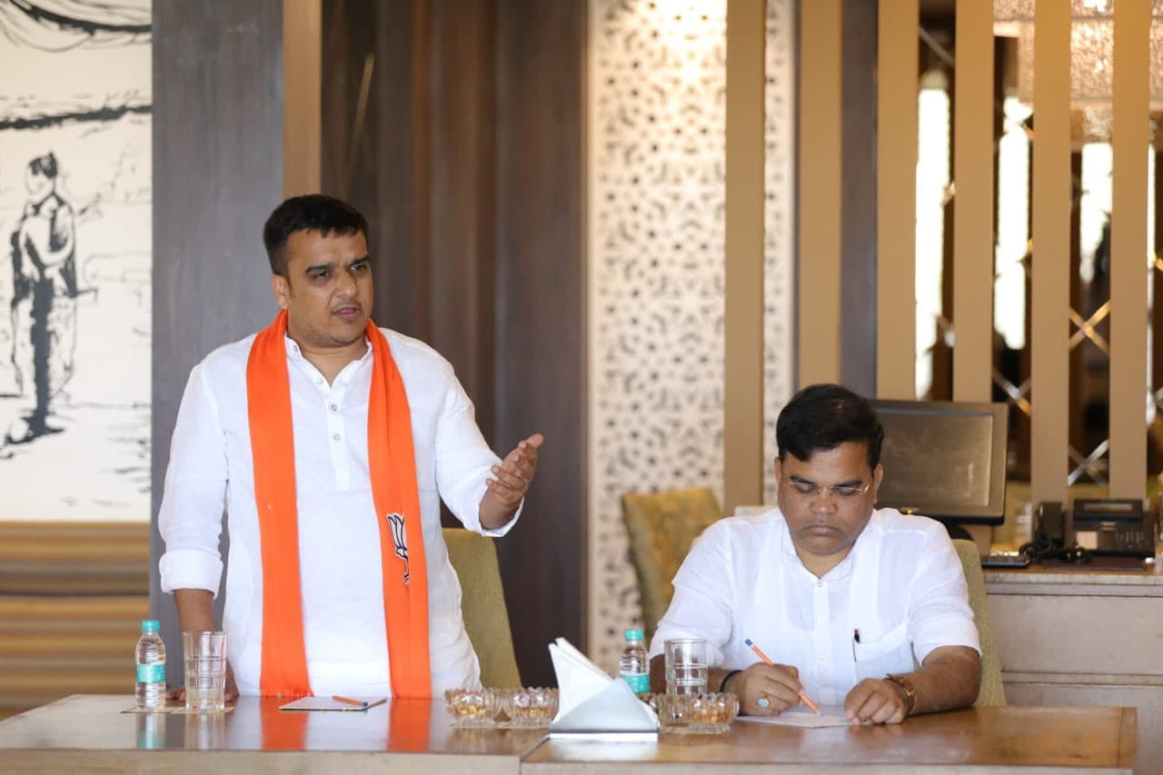 ક્ષત્રિય આગેવાનો અને નેતાઓ સાથેની બેઠકમાં હર્ષ સંઘવી અને રત્નાકર