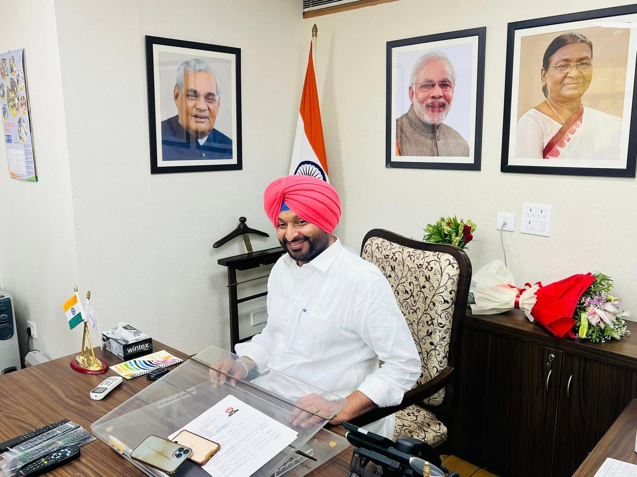 ਬਿੱਟੂ ਦੇ ਬਿਆਨ ਨੇ ਸਿਆਸੀ ਹਲਕਿਆਂ 'ਚ ਚਰਚਾ ਛੇੜ ਦਿੱਤੀ ਹੈ