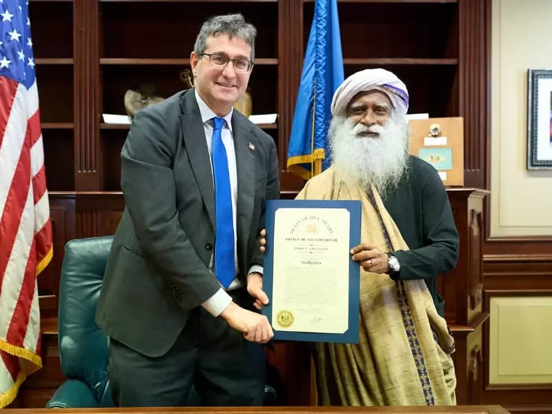 Sadhguru with Governor Matt Meyer
