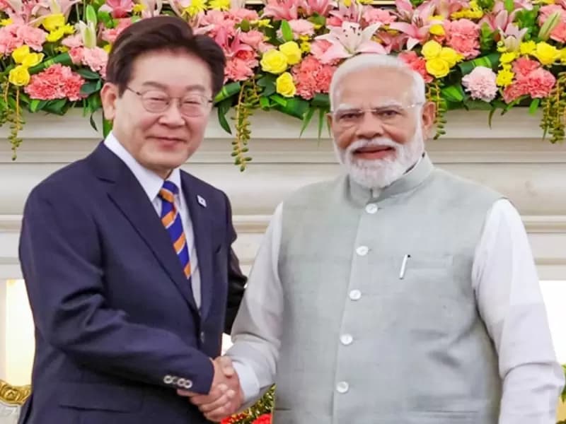 प्रधानमंत्री नरेंद्र मोदी और दक्षिण कोरिया के राष्ट्रपति ली जे-म्यंग के बीच सोमवार, 20 अप्रैल, 2026 को नई दिल्ली के हैदराबाद हाउस में द्विपक्षीय बैठक हुई।