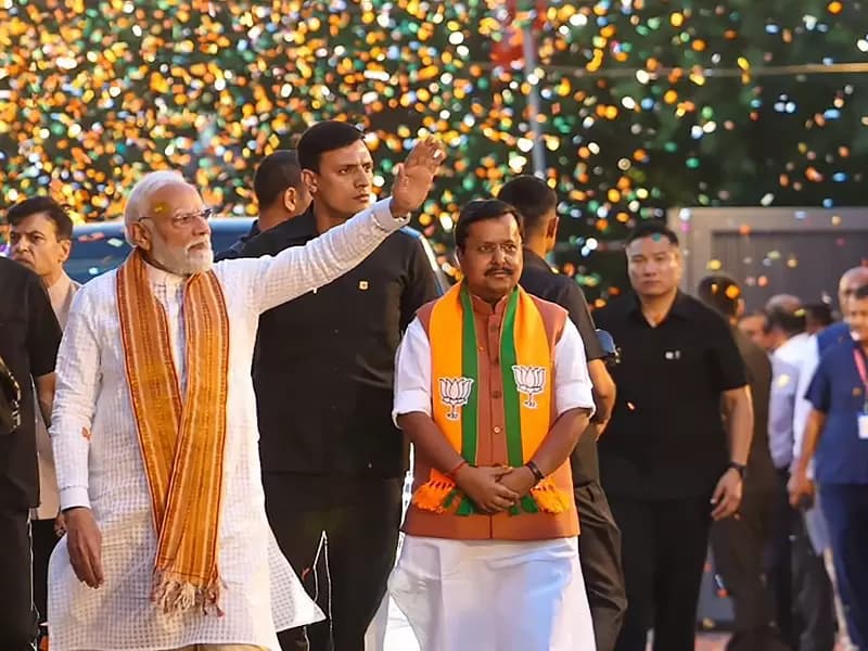 प्रधानमंत्री नरेंद्र मोदी भाजपा के राष्ट्रीय अध्यक्ष नितिन नबीन के साथ सोमवार, 4 मई, 2026 को नई दिल्ली स्थित पार्टी मुख्यालय में पश्चिम बंगाल और असम विधानसभा चुनावों में भाजपा की जीत के बाद आयोजित समारोह में शामिल होने पहुंचे।