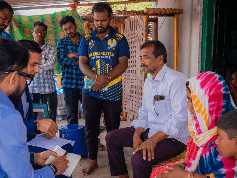 Dr. Shamsheer Vayalil’s representatives meet the family of late Abdul Rafiq in Telangana.