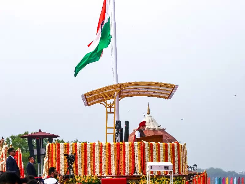 Flag hoisting at Red Fort