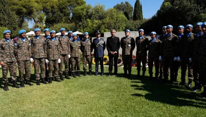 Ambassador JP Singh paid tribute to the fallen Indian soldiers